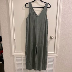 ✴️4 for $50✴️ Forest jumpsuit XXL fits more like an 8